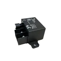 BMW 5 F10 F11 Coolant fan relay 7661503