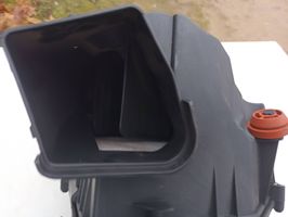 BMW 5 G30 G31 Scatola del filtro dell’aria 7643301
