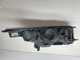 Ford Kuga II Lampa przednia 90101773