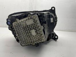 Land Rover Defender Lampa przednia L8B213W030EF