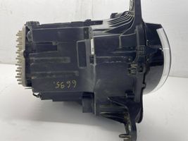 Land Rover Defender Lampa przednia L8B213W030EF