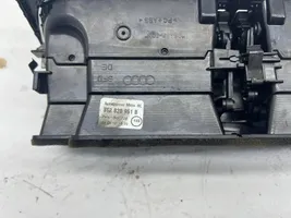 Audi A4 S4 B8 8K Kojelaudan keskiosan tuuletussuuttimen ritilä 8T2820951B