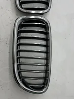 BMW 5 F10 F11 Maskownica / Grill / Atrapa górna chłodnicy 7336478