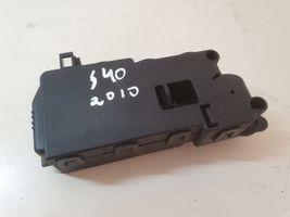 Volvo S40 Serratura del tappo del serbatoio del carburante 30716754