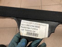 Mercedes-Benz E W211 Rivestimento inferiore laterale del sedile posteriore A2116900126