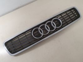 Audi A4 S4 B5 8D Grotelės priekinės 8D0853651