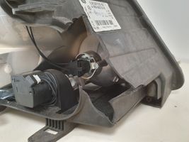 Mercedes-Benz Sprinter W906 Lampa przednia A9068200361