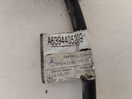 Mercedes-Benz Vito Viano W639 Takaoven johtosarja A6394405209