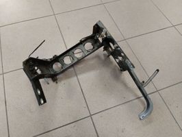 Audi A8 S8 D2 4D Staffa di rinforzo montaggio del paraurti anteriore 4D0821137