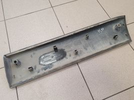 Iveco Daily 3rd gen Moulure de porte avant 504081053