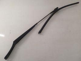 Volkswagen Touran I Windshield/front glass wiper blade 2K1955409