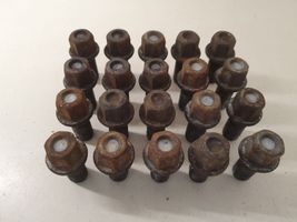 Opel Vivaro Nuts/bolts 