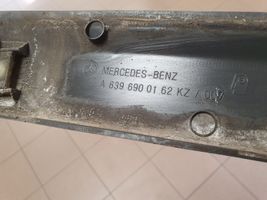 Mercedes-Benz Vito Viano W639 Moulure de porte avant A6396900162