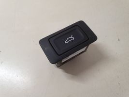 Audi Q2 - Przełącznik / Przycisk otwierania klapy bagażnika 4G0959831C