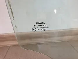 Toyota Avensis T270 Szyba drzwi przednich 