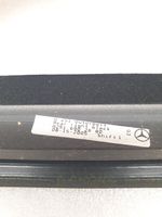 Mercedes-Benz R W251 Takaoven lasin muotolista A2516900480