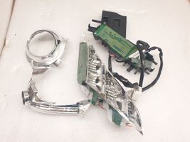 Toyota Avensis T270 Element lampy przedniej 1002817687