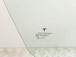 Tesla Model 3 Szyba drzwi przednich 