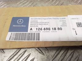 Mercedes-Benz S W126 Listwa / Uszczelka szyby drzwi tylnych A1266981880