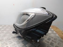 Mercedes-Benz A W176 Faro delantero/faro principal A1768201161