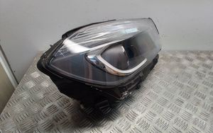 Mercedes-Benz A W176 Lampa przednia A1768201261