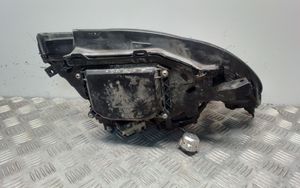 Subaru Outback Lampa przednia 10020959