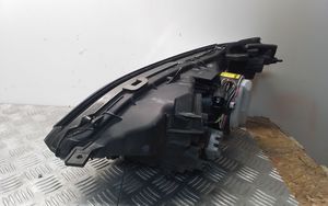 Subaru Outback Lampa przednia 1020954