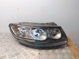 Hyundai Santa Fe Lampa przednia 921022B0