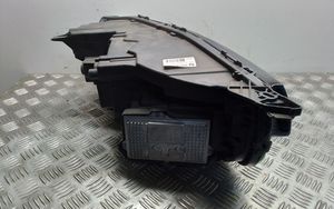 Volvo XC90 Lampa przednia 31353153