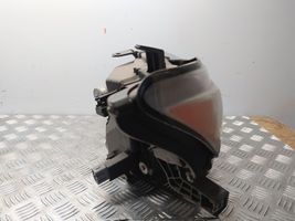 Lexus RX 330 - 350 - 400H Lampa przednia 