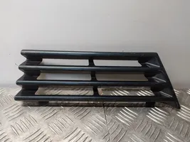 Mercedes-Benz E W210 Grille inférieure de pare-chocs avant A2108850526