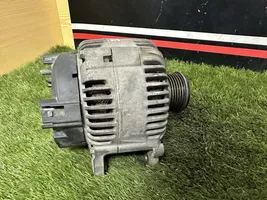 Volkswagen PASSAT Generatore/alternatore 021903026L