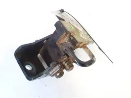 Volkswagen Touareg I Front door upper hinge 