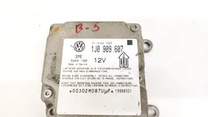 Volkswagen PASSAT B5 Oro pagalvių valdymo blokas 1J0909607