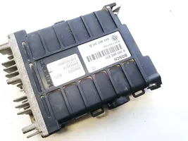 Volkswagen PASSAT B3 Sterownik / Moduł ECU 0261200271