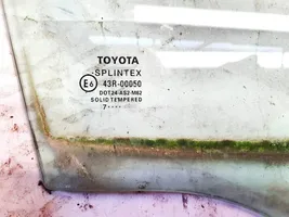 Toyota Avensis T250 Vetro del finestrino della portiera anteriore - quattro porte dot249as2m235