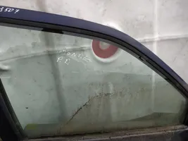 Ford Mondeo MK II Pagrindinis priekinių durų stiklas (keturdurio) 