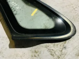 Mazda 626 Fenêtre latérale avant / vitre triangulaire 