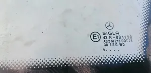 Mercedes-Benz E W210 Aizmugurējais virsbūves sānu stikls 