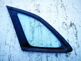 Mazda 323 F Fenêtre latérale avant / vitre triangulaire 