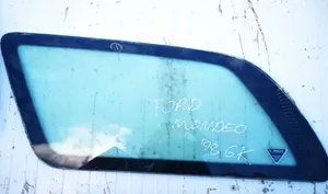 Ford Mondeo MK II Finestrino/vetro retro 