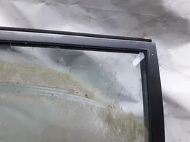 Nissan Sunny Vetro del finestrino della portiera posteriore 