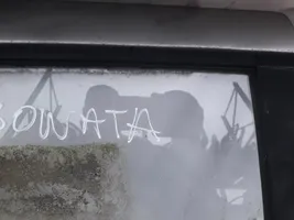 Hyundai Sonata Vetro del finestrino della portiera posteriore 