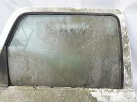 Ford Mondeo MK II Vitre de fenêtre porte arrière 
