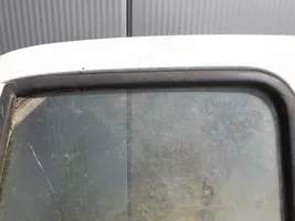 Peugeot Boxer priekšējo durvju stikls (četrdurvju mašīnai) 