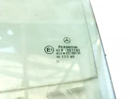 Mercedes-Benz E W210 Основное стекло задних дверей 