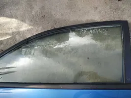 Mazda 323 priekšējo durvju stikls (četrdurvju mašīnai) 