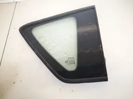 Toyota Corolla Verso AR10 Fenêtre latérale avant / vitre triangulaire 