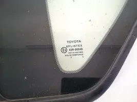 Toyota Corolla Verso AR10 Fenêtre latérale avant / vitre triangulaire 