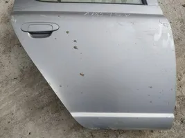 Toyota Yaris Задняя дверь pilkos